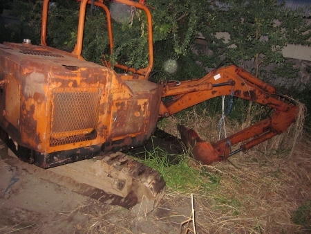 รถขุด IWAFUJI: CT 130 ราคาเพียง 120,000 บาท มือสองญี่ปุ่น เครื่องติดได้ดี เพียงแต่ระบบไฮโดรลิครั่ว