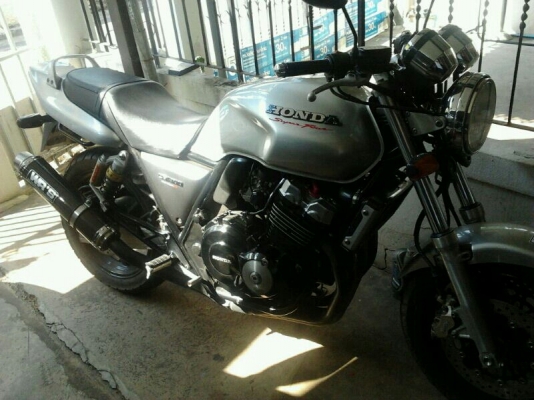 ขาย CB 400  ปี 98  ver.S  อินวอย + สรรพสามิต แล้ว  ท่อแต่ง เครื่องแน่น ติดมือ
