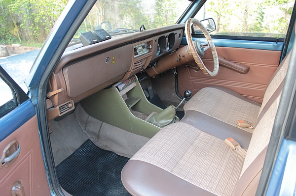 ขายมาสด้าพัน  คันน้อยๆๆ  เดิม ๆๆ บางๆๆไม่มีผุเลยครับ    สนใจติดต่อและต่อรองได้นะครับ