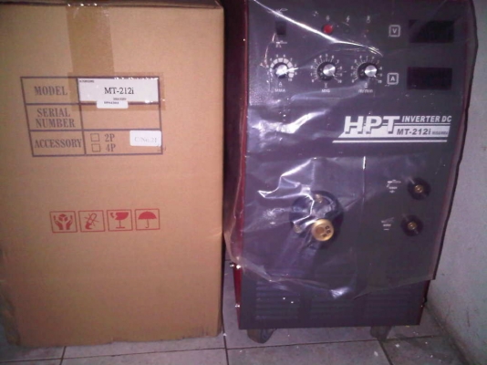 ขายเครื่องเชื่อมco2 HPT INVERTER 212i 200 amp ของคุณภาพใต้หวันแถมหน้ากากออโต้รุ่นWH4000ครับ