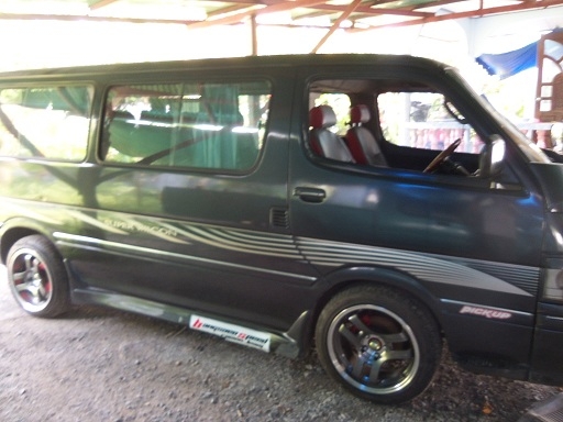 ขายด่วนรถตู้ พร้อมใช้งาน 165,000 บาท ขายด่วนรถตู้ พร้อมใช้งาน 165,000 บาท