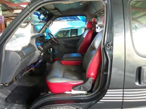 ขายด่วนรถตู้ พร้อมใช้งาน 165,000 บาท ขายด่วนรถตู้ พร้อมใช้งาน 165,000 บาท