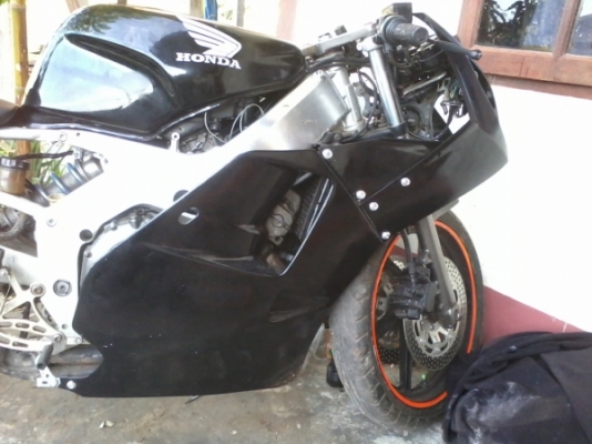 ขาย CBR 250 RR ปี 92-93 ทะเบียนไม่ขาด วิ่งได้(ลองคุยกันก่อน) ขาย CBR 250 RR ปี 92-93 ทะเบียนไม่ขาด วิ่งได้(ลองคุยกันก่อน)