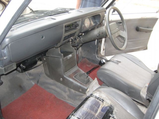 ขาย Mazda familia Super Cab ปี 93 เบนซิน 1.4 สภาพสวย สีเดิมๆดิบๆ พร้อมหลังคา แอร์หน้า-หลัง