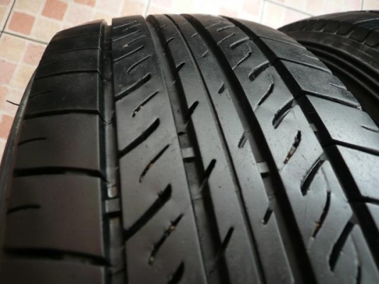 ขายยาง MICHELIN VANPIX 205-70-15 ปลายปี10 (1ชุด) ขายยาง MICHELIN VANPIX 205-70-15 ปลายปี10 (1ชุด)