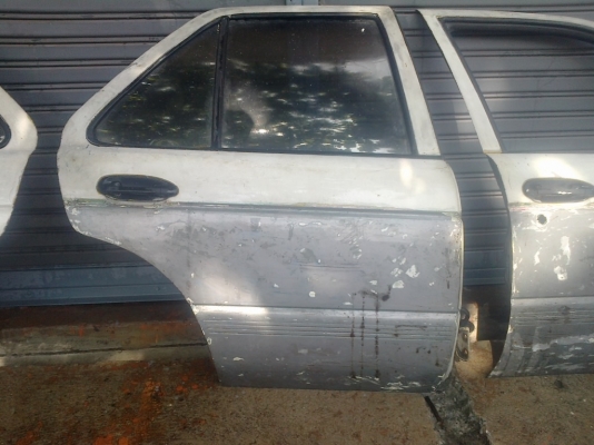 ขายประตnissan b13 4ประตู 1900 ฿ ขายประตnissan b13 4ประตู 1900 ฿