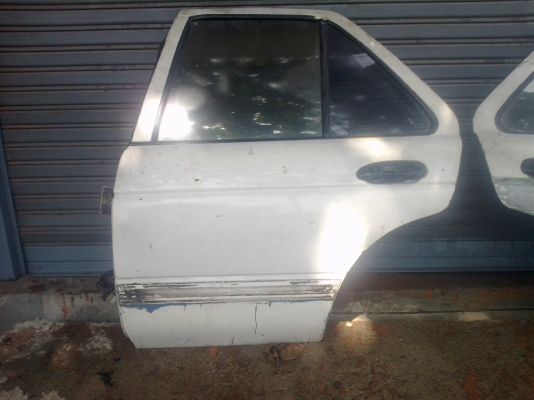 ขายประตnissan b13 4ประตู 1900 ฿ ขายประตnissan b13 4ประตู 1900 ฿