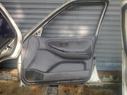 ขายประตnissan b13 4ประตู 1900 ฿ ขายประตnissan b13 4ประตู 1900 ฿