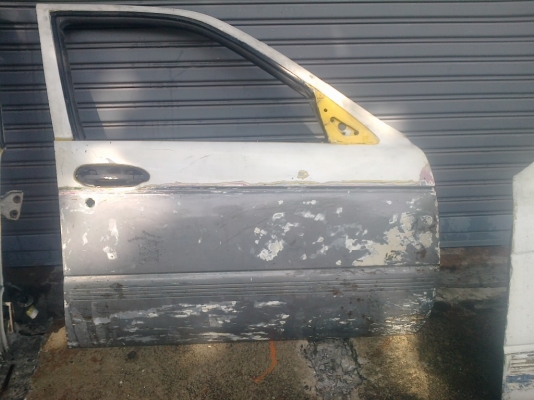 ขายประตnissan b13 4ประตู 1900 ฿ ขายประตnissan b13 4ประตู 1900 ฿