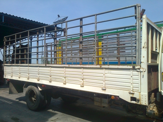 กระบะคาร์โก้คอกเหล็ก 6 ล้อ ยาว 6 เมตร