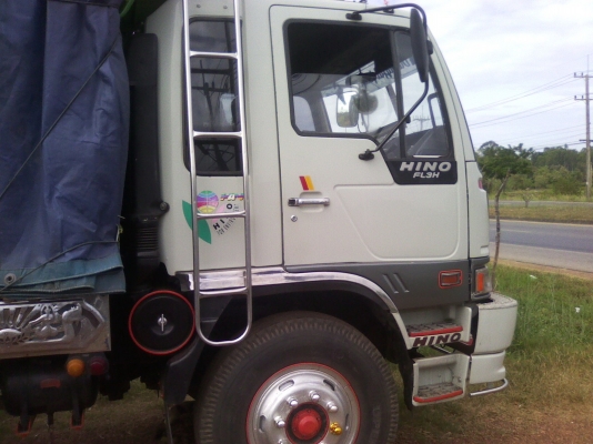 HINO FL 3H - 195 HP HO7D สิบล้อเพลาเดียว รถล่องสภาพสวยพร้อมใช้งาน เครื่องแห้งแรงดี ภายในเก๋งสวยครบ แอร์ พวงมาลัยเพาเวอร์ กระบะไม้คอกสูงเกษตรสภาพดีไม่มีผุพร้อมบรรทุกได้เลย ช่วงล่างคัชซีสวย เอกสารทะเบียนภาษีครบพร้อมโอนครับ