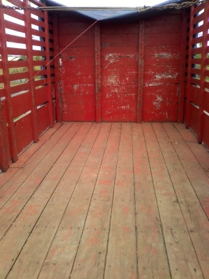 HINO FL 3H - 195 HP HO7D สิบล้อเพลาเดียว รถล่องสภาพสวยพร้อมใช้งาน เครื่องแห้งแรงดี ภายในเก๋งสวยครบ แอร์ พวงมาลัยเพาเวอร์ กระบะไม้คอกสูงเกษตรสภาพดีไม่มีผุพร้อมบรรทุกได้เลย ช่วงล่างคัชซีสวย เอกสารทะเบียนภาษีครบพร้อมโอนครับ