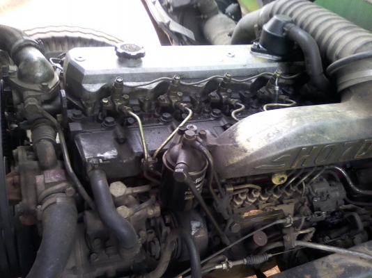 HINO FL 3H - 195 HP HO7D สิบล้อเพลาเดียว รถล่องสภาพสวยพร้อมใช้งาน เครื่องแห้งแรงดี ภายในเก๋งสวยครบ แอร์ พวงมาลัยเพาเวอร์ กระบะไม้คอกสูงเกษตรสภาพดีไม่มีผุพร้อมบรรทุกได้เลย ช่วงล่างคัชซีสวย เอกสารทะเบียนภาษีครบพร้อมโอนครับ