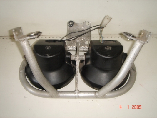 โคมไฟหน้าคู่แต่ง