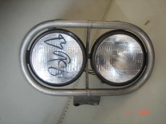 โคมไฟหน้าคู่แต่ง