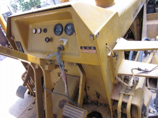 ขายถูà¸-รถà¹à¸—รà¸à¹€à¸•à¸à¸£à¹Œ (Tractor) KOMATSU D2-5: ใบมีคสไลค์ 6 ทิศทาง ขายถูà¸-รถà¹à¸—รà¸à¹€à¸•à¸à¸£à¹Œ (Tractor) KOMATSU D2-5: ใบมีคสไลค์ 6 ทิศทาง