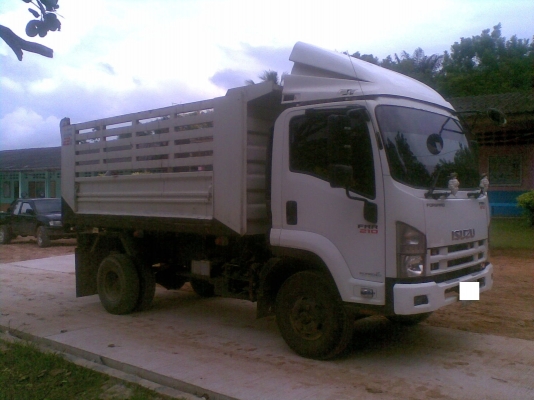 ขาย  6  ล้อ  ISUZU  หัวตึก  ปี 53