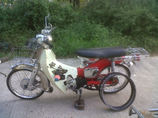 ขายmd90 เครื่องเวฟ125 มีเล่ม บังโคลนน่าเหล็ก ราคา20000 ต่อลองได้