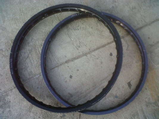 ขายmd90 เครื่องเวฟ125 มีเล่ม บังโคลนน่าเหล็ก ราคา20000 ต่อลองได้