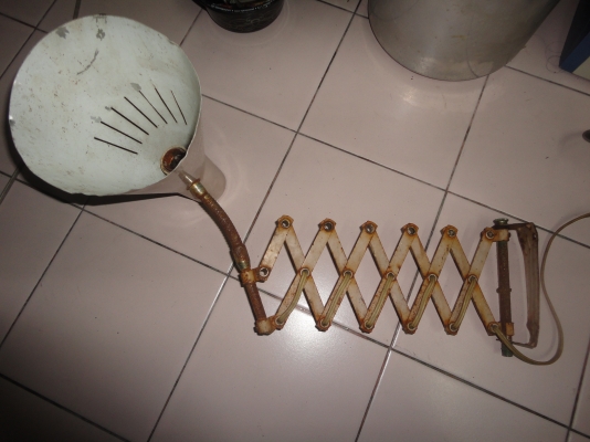 โคมไฟโบรานติดผนังยืดหดได้