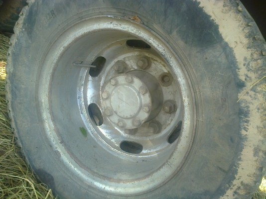 HINO KT 925 - 185 HP HO7C รถหางปลาสิบล้อเพลาเดียว ช่วงล่างเพลาใหญ่ใช้ของ มิตซู FUSO ใช้ลาก SK-200 ได้สบายครับ เครื่องแรงดี ภายในเก๋งครบ หัว F18 พวงมาลัยเพาเวอร์ เบรคทริ๊ปฟี้ เอกสารเล่มทะเบียนครบพร้อมโอนครบ