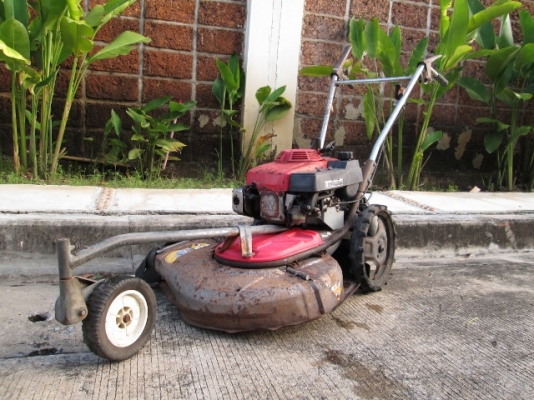 รหัส:12000888รถตัดหญ้าใช้เครื่องเบนซินGK1พร้อมทำงานwww.nihonmono.com
