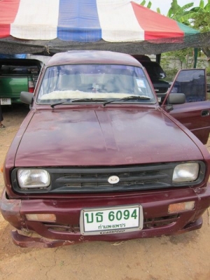 Mazda Familia 1.3 ปี 1995 สีแดงเลือดหมู
