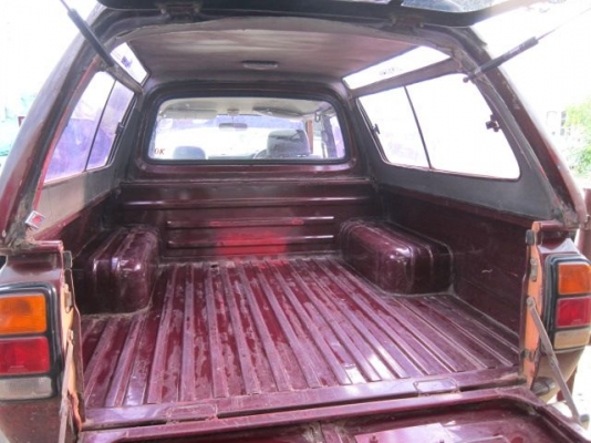 Mazda Familia 1.3 ปี 1995 สีแดงเลือดหมู