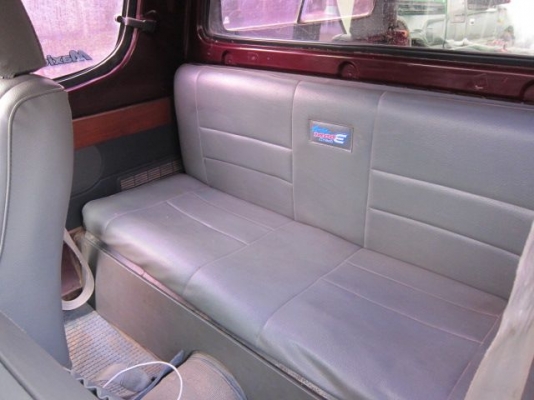 Mazda Familia 1.3 ปี 1995 สีแดงเลือดหมู