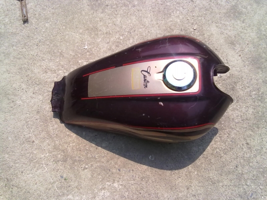 ขายถังน้ำมันและ อะไหล่ CB 750 custom ขายถังน้ำมันและ อะไหล่ CB 750 custom