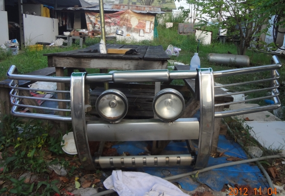 ขายกันชนหน้าแสตนเลส สภาพตามรูป