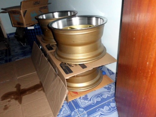 ขายล้อแม็กลายบิตสวยๆขอบ15"6รู กว้าง8.5ออฟลึกๆเลยคับ จะใส่ เรโทรได้ ใส่โฟวิลได้ สวยๆสีใหม่ยังไม่เคยใช้4วง