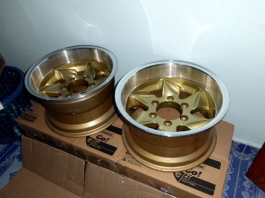 ขายล้อแม็กลายบิตสวยๆขอบ15"6รู กว้าง8.5ออฟลึกๆเลยคับ จะใส่ เรโทรได้ ใส่โฟวิลได้ สวยๆสีใหม่ยังไม่เคยใช้4วง