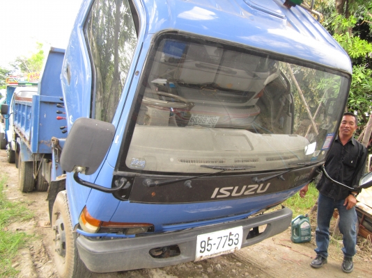 NPRดั้มหัวการ์ตูนกะบะสามมิตร120แรง-รถห้าง-