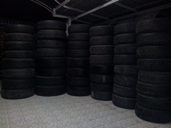 ขายยางเหมากอง สำหรับร้านค้า 1 กอง มี 48 เส้น ( 12ชุด )