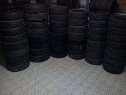 ขายยางเหมากอง สำหรับร้านค้า 1 กอง มี 60 เส้น ( 15ชุด )