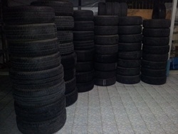 ขายยางเหมากอง สำหรับร้านค้า 1 กอง มี 60 เส้น ( 15ชุด )