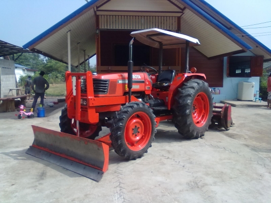 ขายรถไถคูโบต้าM-5000 ใบดันดินหน้า โรตารี่ พร้อมใช้ครับ ส่งรถแล้ว26/11/55 นครไทย