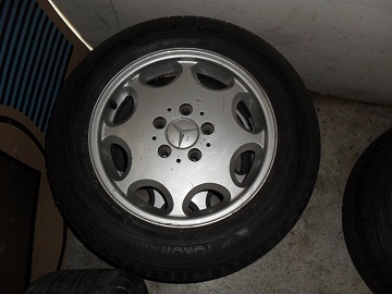 ขายแม๊ก+ยาง ของbenz(แท้) ถอดจากc-class 5รู สภาพสวยๆ