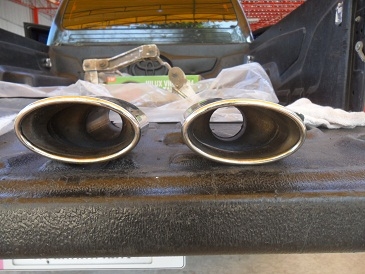 ขายปลายท่อ ทรงรี ปลายคู่ ถอดจากaccord v6 สวยๆ