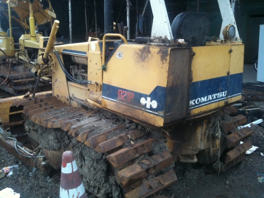 ขายรถแทรกเตอร์ KOMATSU D21P-6 ตีนเป็ด สภาพดี ราคาถูก