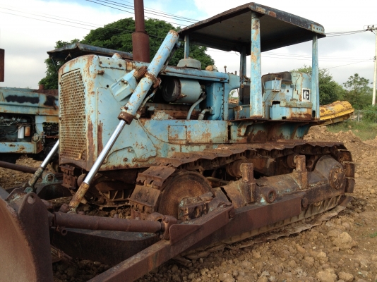 ขาย !! แทรกเตอร์  D6C รุ่นฝาบาง ตามสภาพ เอกสารสัญญาซื้อขาย สนใจติดต่อ 081-8840679 ภาคเหนือ