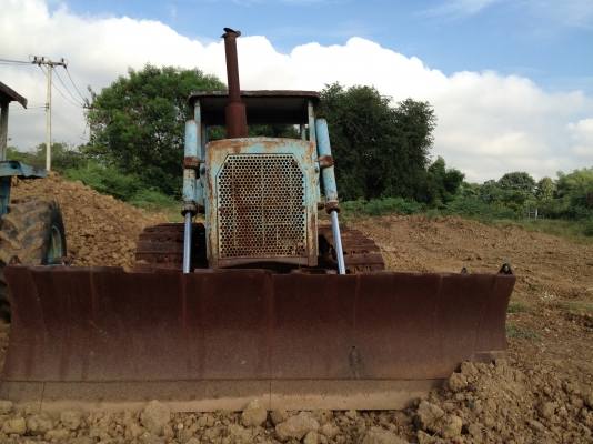 ขาย !! แทรกเตอร์  D6C รุ่นฝาบาง ตามสภาพ เอกสารสัญญาซื้อขาย สนใจติดต่อ 081-8840679 ภาคเหนือ