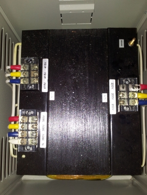 หม้อแปลงไฟฟ้า 3 P 200 v