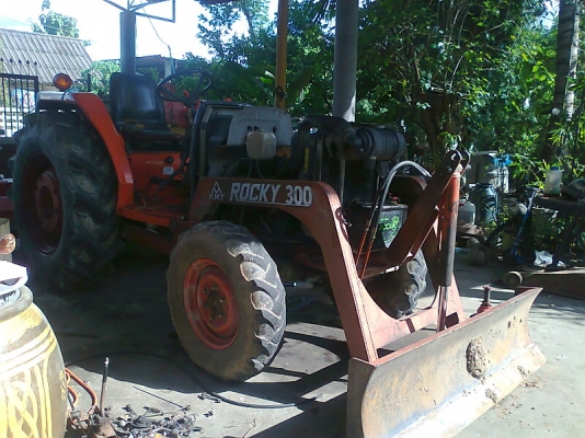 ขายด่วน!..รถไถ KUBOTA L4200 มีใบดันหน้า และจอบหมุน.