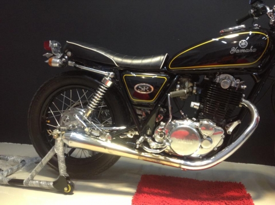 นุรังสิต//// ขายSR400 สภาพเทพๆ สวยๆ เครื่องสดเเน่น  คุ้มสำหรับคนใช้ 59900 ต่อรองได้นิดหน่อยครับ