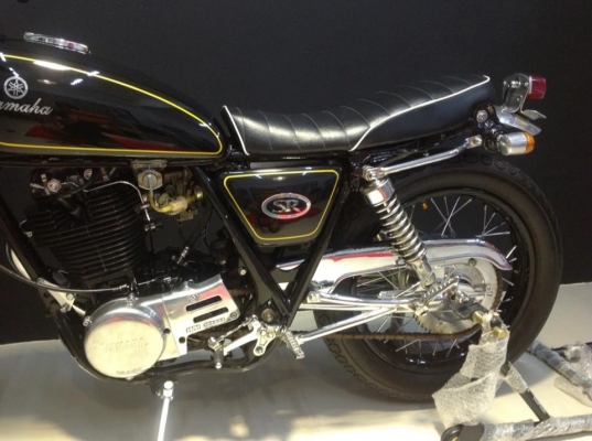 นุรังสิต//// ขายSR400 สภาพเทพๆ สวยๆ เครื่องสดเเน่น  คุ้มสำหรับคนใช้ 59900 ต่อรองได้นิดหน่อยครับ