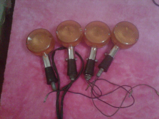 ***ขายไฟเลี้ยวเดิมsr400 1 ชุด ราคา 1100 พร้อมส่งems***