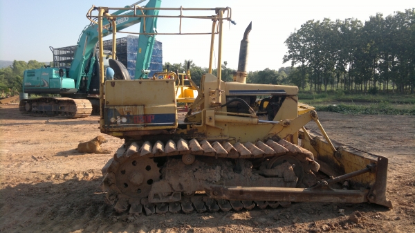 ขายรถแทรคเตอร์ D 20P-5 KOMATSU