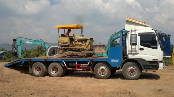 ขายรถแทรคเตอร์ D 20P-5 KOMATSU